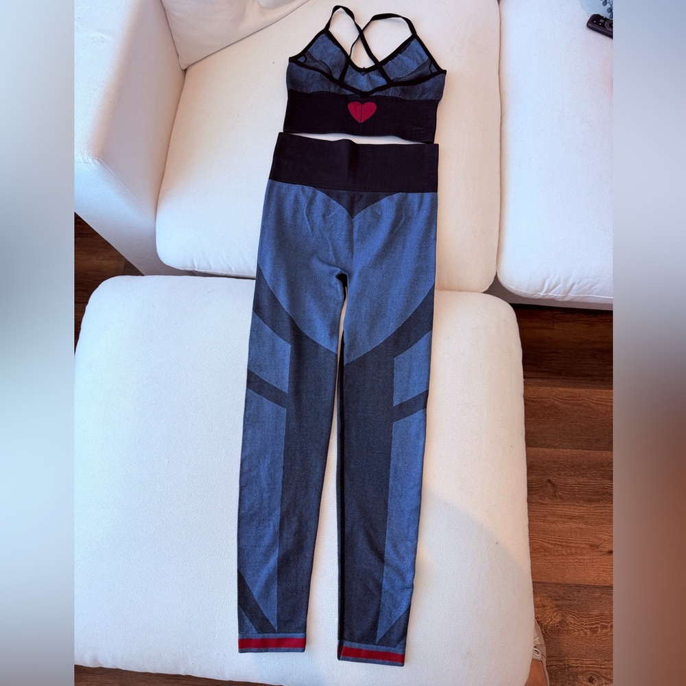 Stylish Black and Blue Women's Yoga Wear.